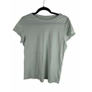 Universal Thread baby blue T-shirt - size m